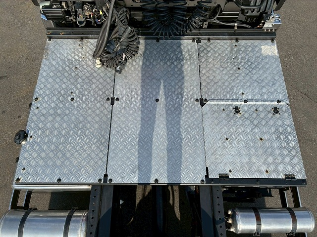 トラクターヘッドハイルーフD尺後輪エアサス第5輪荷重|中古トラックの販売・買取・査定のアイナビ