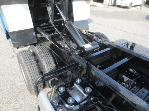 日野デュトロ土砂禁ダンプ|中古トラックの販売・買取・査定のアイナビ