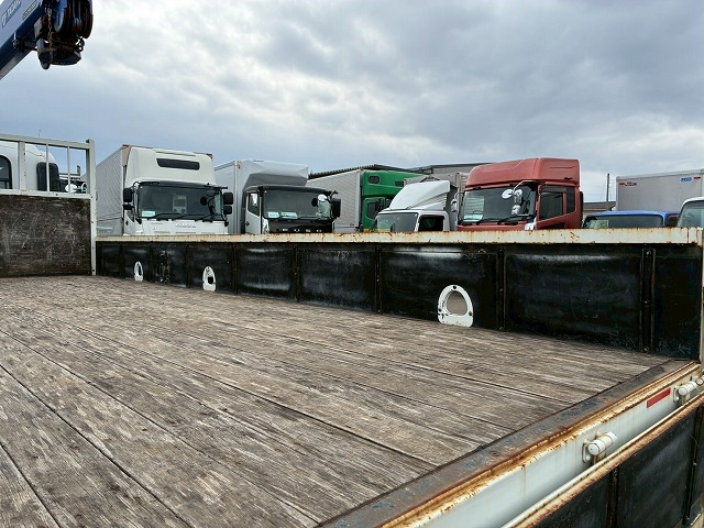 保証対象車4段クレーンTADANOラジコンフックイン2.93t中型|中古トラックの販売・買取・査定のアイナビ