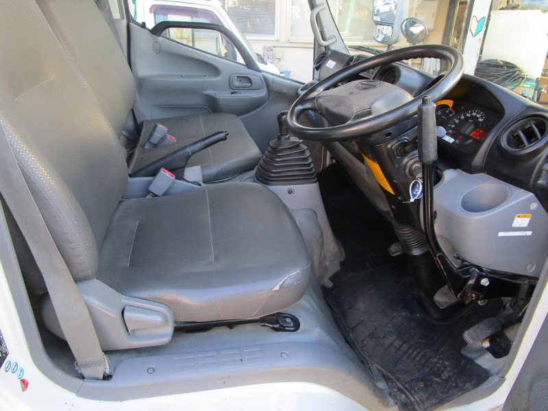 ダンプ 極東開発DD02-31 積載量3,000Kg 全低床|中古トラックの販売・買取・査定のアイナビ