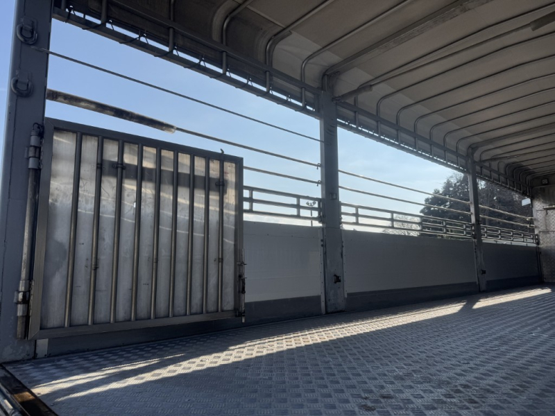 家畜運搬車ワイド増トンヤマダボデー車検付|中古トラックの販売・買取・査定のアイナビ