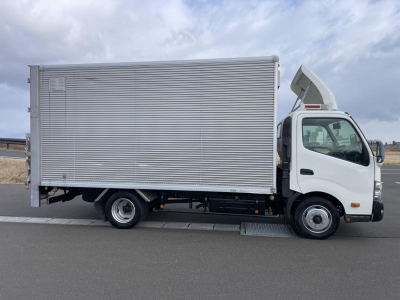 平成26年トヨエースワイドロングアルミバン垂直パワーゲート|中古トラックの販売・買取・査定のアイナビ