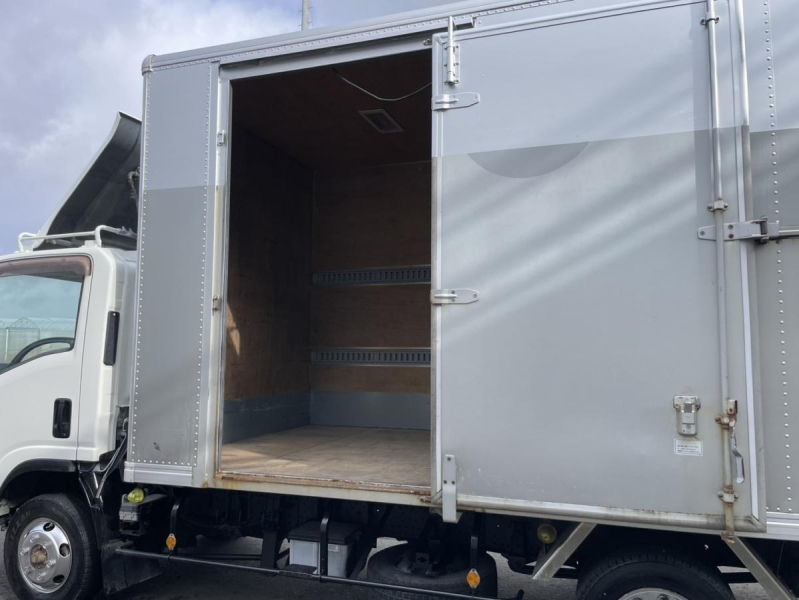 平成24年エルフワイドロングアルミバンPG4WDAT|中古トラックの販売・買取・査定のアイナビ