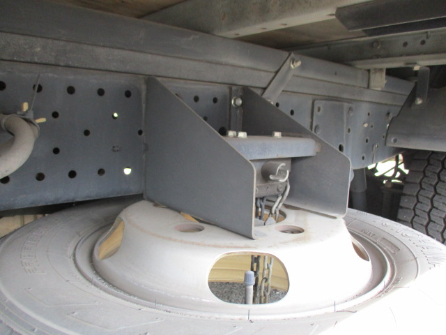 いすゞ エルフ 10尺 アルミバン ボディ内高2120㎜です|中古トラックの販売・買取・査定のアイナビ