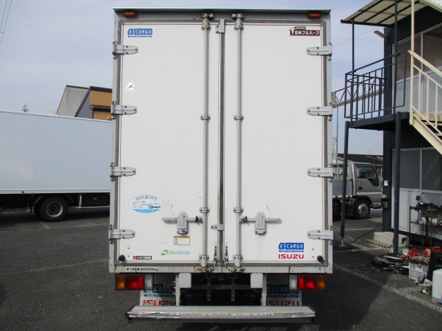 いすゞ エルフ 10尺 アルミバン ボディ内高2120㎜です|中古トラックの販売・買取・査定のアイナビ