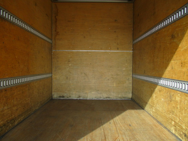 いすゞ エルフ 10尺 アルミバン ボディ内高2120㎜です|中古トラックの販売・買取・査定のアイナビ