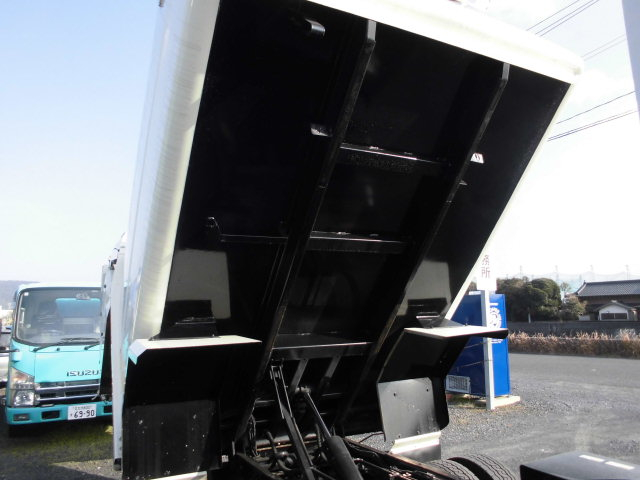 ワイドキャブ 回転ダンプ式 新明和6.1立米塵芥車3Tサイズ|中古トラックの販売・買取・査定のアイナビ