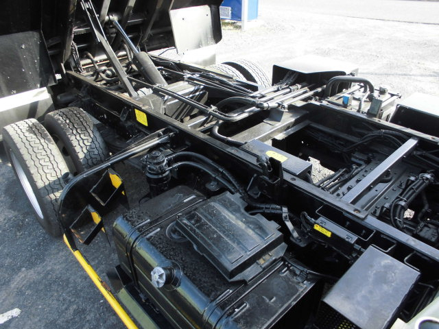 ワイドキャブ 回転ダンプ式 新明和6.1立米塵芥車3Tサイズ|中古トラックの販売・買取・査定のアイナビ