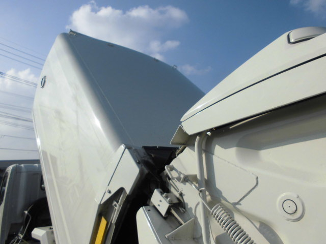 ワイドキャブ 回転ダンプ式 新明和6.1立米塵芥車3Tサイズ|中古トラックの販売・買取・査定のアイナビ