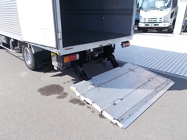 R1年式 デユトロ格納ゲート付アルミバン|中古トラックの販売・買取・査定のアイナビ