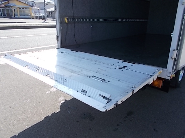 R1年式 デユトロ格納ゲート付アルミバン|中古トラックの販売・買取・査定のアイナビ