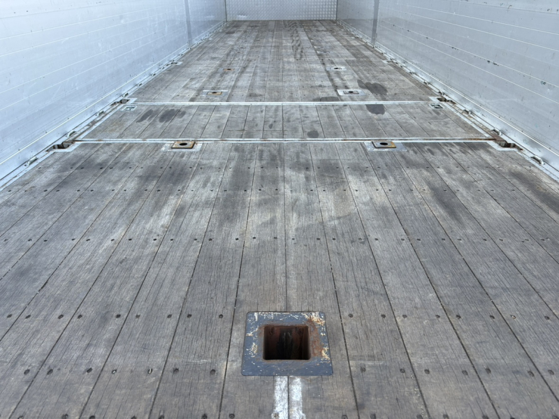 R3年式、ギガ、アルミブロック|中古トラックの販売・買取・査定のアイナビ