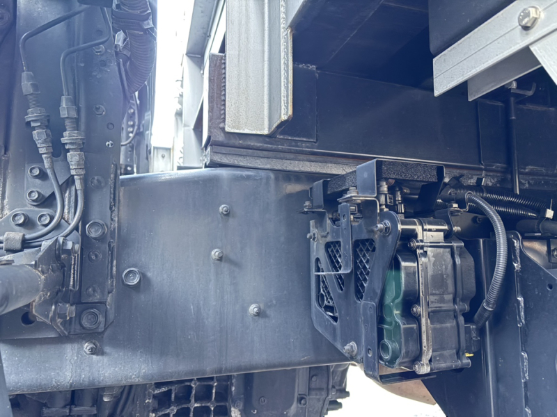 R3年式、ギガ、アルミブロック|中古トラックの販売・買取・査定のアイナビ