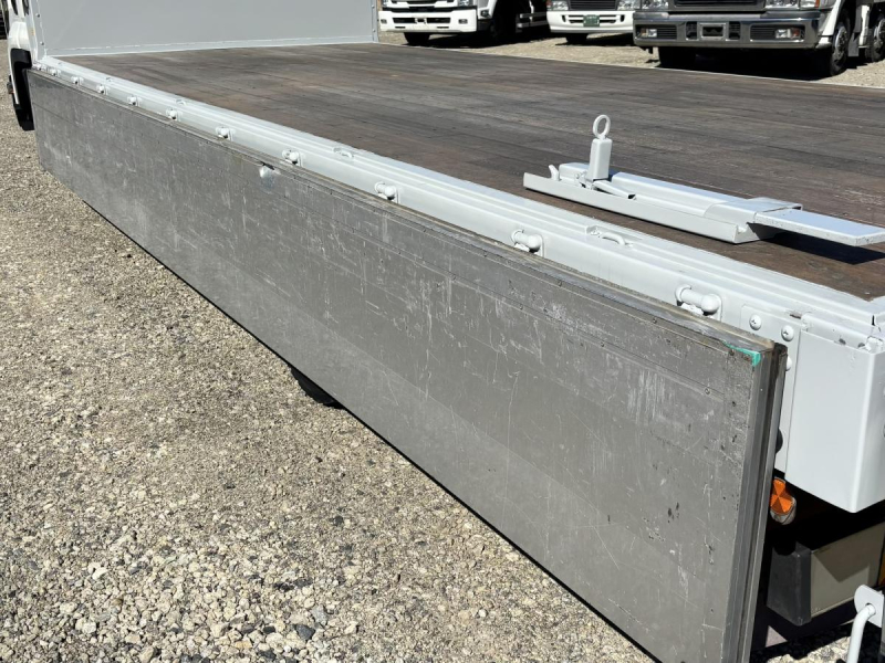 ワイドベッド付き62ボディー アルミブロック平|中古トラックの販売・買取・査定のアイナビ