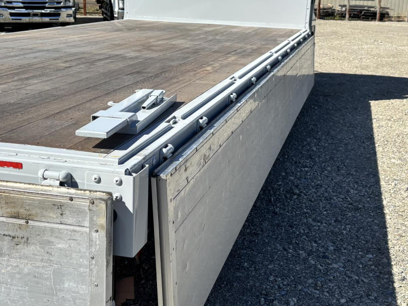 ワイドベッド付き62ボディー アルミブロック平|中古トラックの販売・買取・査定のアイナビ