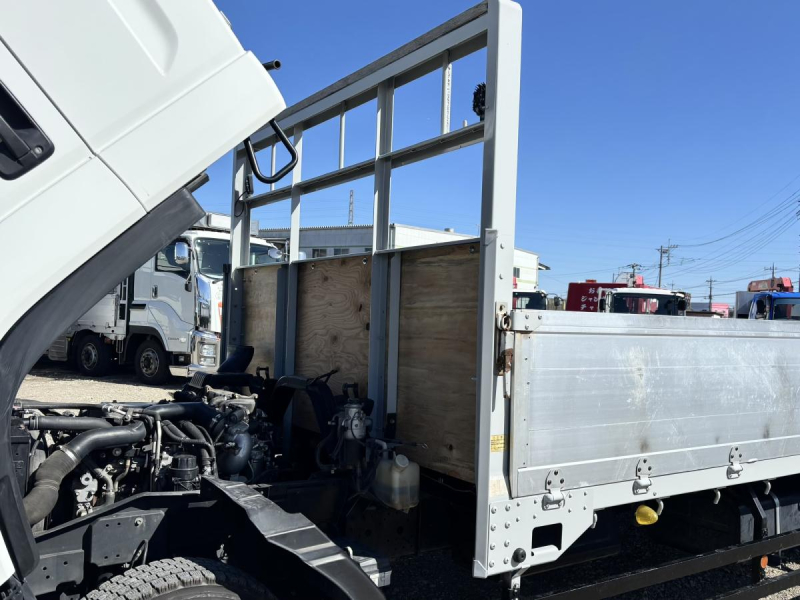 ワイドベッド付き62ボディー アルミブロック平|中古トラックの販売・買取・査定のアイナビ