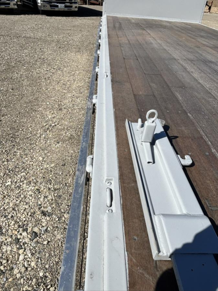 ワイドベッド付き62ボディー アルミブロック平|中古トラックの販売・買取・査定のアイナビ