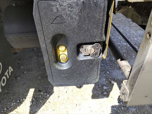 H26年 ダイナ2tアルミバン|中古トラックの販売・買取・査定のアイナビ