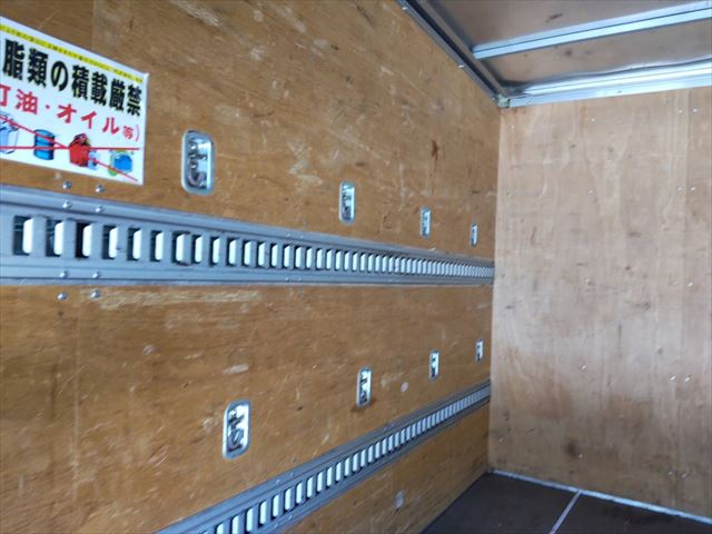 H26年 ダイナ2tアルミバン|中古トラックの販売・買取・査定のアイナビ