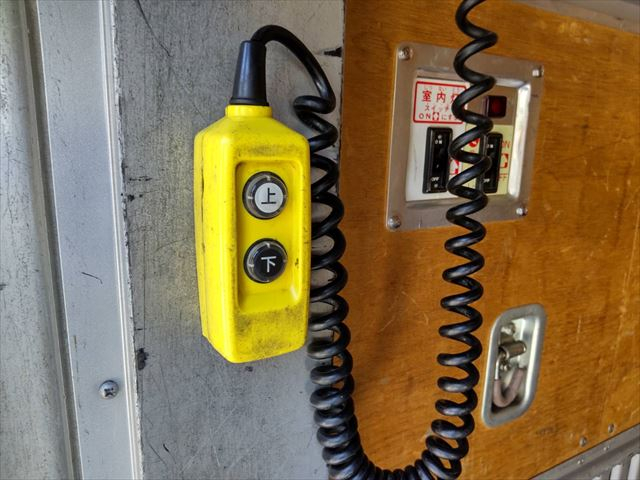 H26年 ダイナ2tアルミバン|中古トラックの販売・買取・査定のアイナビ