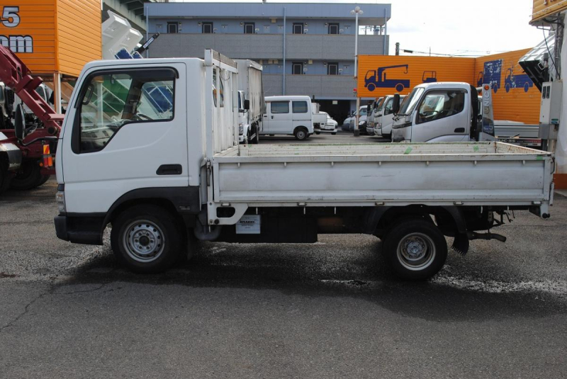 H16 タイタンダッシュ 9尺平ボディ 積載1.35t|中古トラックの販売・買取・査定のアイナビ