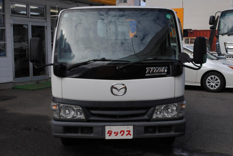 H16 タイタンダッシュ 9尺平ボディ 積載1.35t|中古トラックの販売・買取・査定のアイナビ