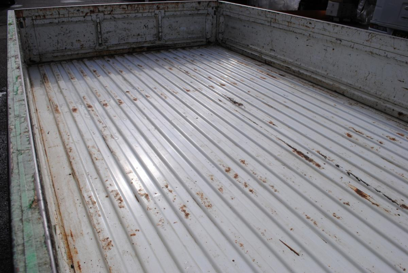 H16 タイタンダッシュ 9尺平ボディ 積載1.35t|中古トラックの販売・買取・査定のアイナビ