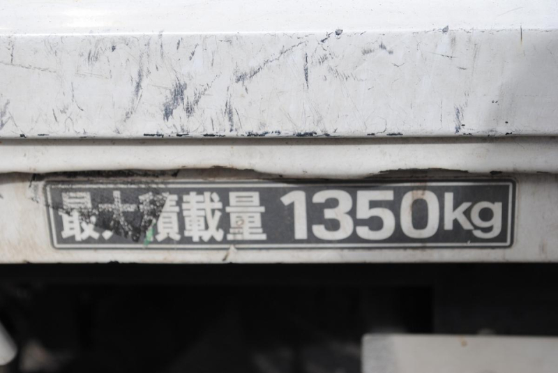 H16 タイタンダッシュ 9尺平ボディ 積載1.35t|中古トラックの販売・買取・査定のアイナビ