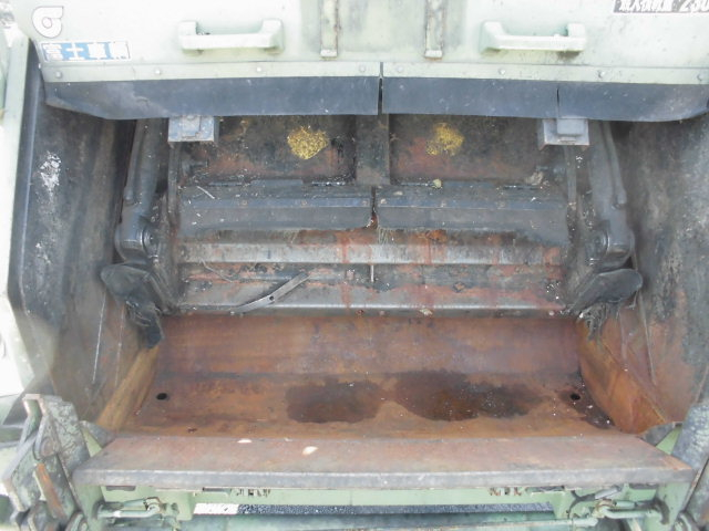 2T パッカー車 プレス式 塵芥車 押出式 5立米 元役所使用|中古トラックの販売・買取・査定のアイナビ