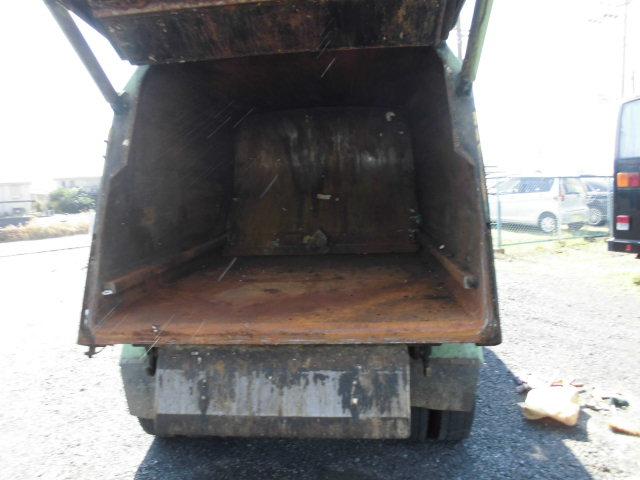 2T パッカー車 プレス式 塵芥車 押出式 5立米 元役所使用|中古トラックの販売・買取・査定のアイナビ