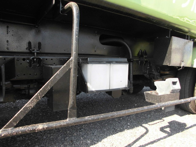 2T パッカー車 プレス式 塵芥車 押出式 5立米 元役所使用|中古トラックの販売・買取・査定のアイナビ