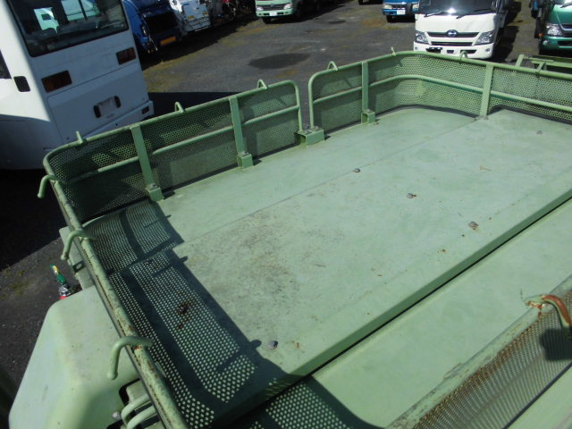 2T パッカー車 プレス式 塵芥車 押出式 5立米 元役所使用|中古トラックの販売・買取・査定のアイナビ