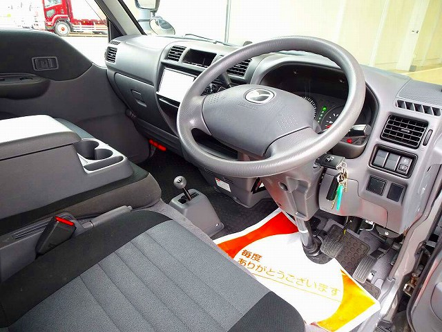 ボンゴバンGL1t4WD2人乗り5ドアハイルーフ|中古トラックの販売・買取・査定のアイナビ