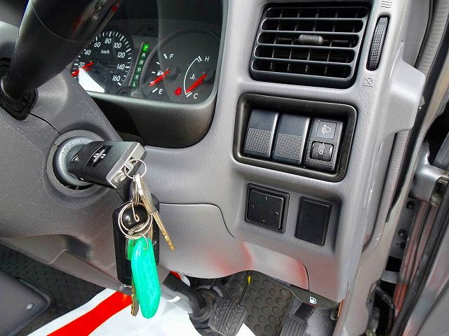 ボンゴバンGL1t4WD2人乗り5ドアハイルーフ|中古トラックの販売・買取・査定のアイナビ