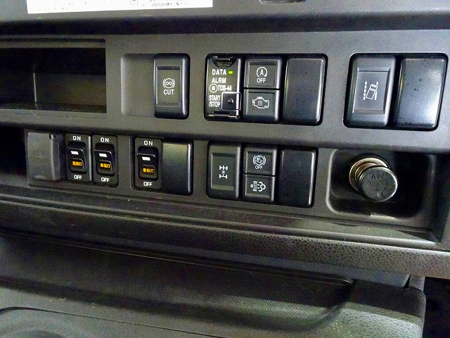 ギガ13.6t4軸アルミブロック平ボデーリアエアサス380ps|中古トラックの販売・買取・査定のアイナビ