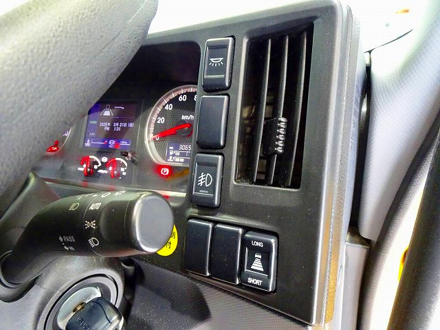 ギガ13.6t4軸アルミブロック平ボデーリアエアサス380ps|中古トラックの販売・買取・査定のアイナビ