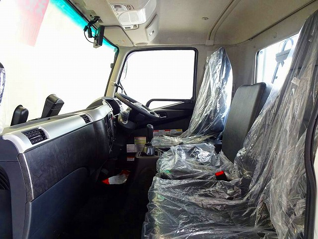 ファイター3.5t標準ベッドレスアームロール220ps未使用車|中古トラックの販売・買取・査定のアイナビ