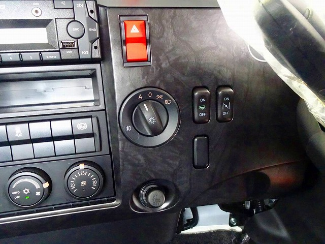 ファイター3.5t標準ベッドレスアームロール220ps未使用車|中古トラックの販売・買取・査定のアイナビ