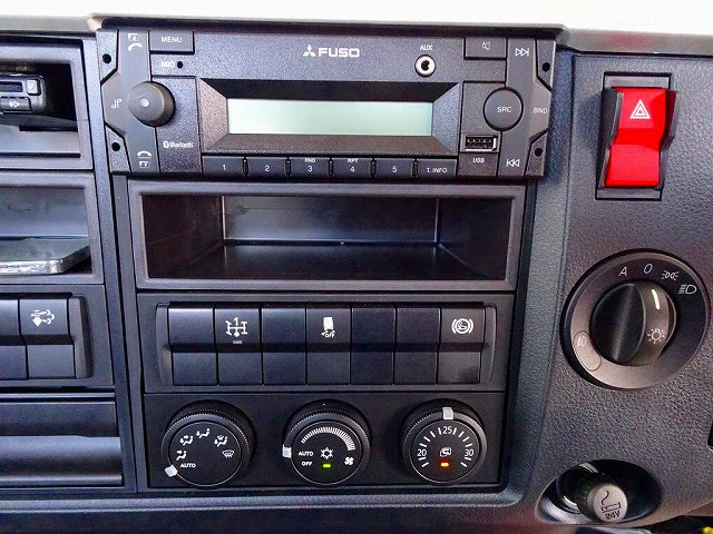 ファイター3.45t標準ベッドレスアームロール220ps未使用車|中古トラックの販売・買取・査定のアイナビ