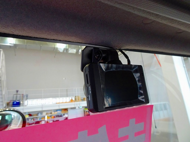 フォワード3.7t標準ベッドレスアームロール未使用車|中古トラックの販売・買取・査定のアイナビ