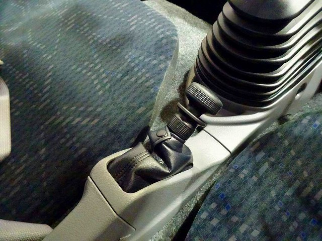 ダイナ2tFJL標準セミロング平ボデー総重量5t未満|中古トラックの販売・買取・査定のアイナビ