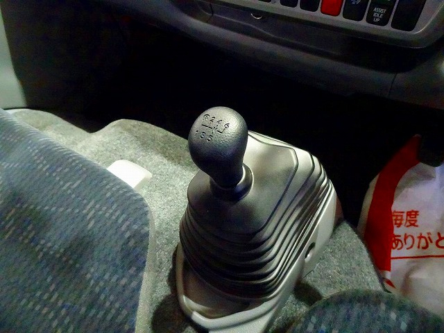 ダイナ2tFJL標準セミロング平ボデー総重量5t未満|中古トラックの販売・買取・査定のアイナビ