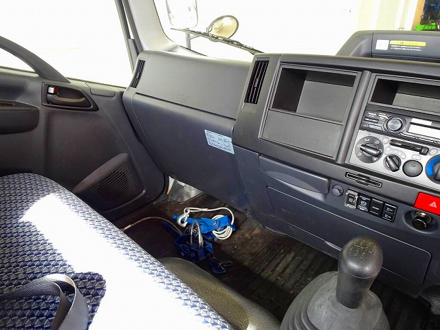 エルフ3tFFLワイド超ロングキャリアカー(車載)|中古トラックの販売・買取・査定のアイナビ