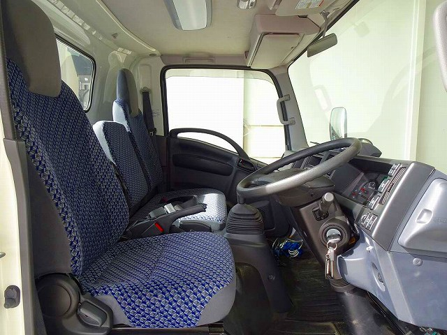 エルフ3tFFLワイド超ロングキャリアカー(車載)|中古トラックの販売・買取・査定のアイナビ