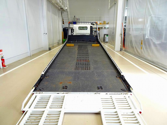 エルフ3tFFLワイド超ロングキャリアカー(車載)|中古トラックの販売・買取・査定のアイナビ