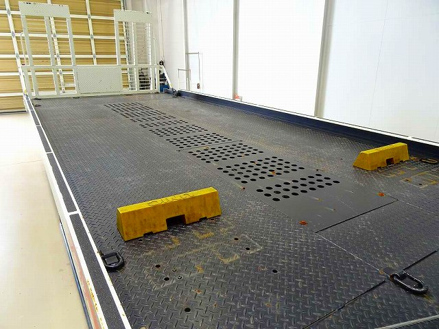 エルフ3tFFLワイド超ロングキャリアカー(車載)|中古トラックの販売・買取・査定のアイナビ