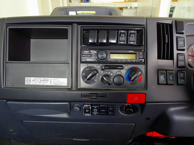 エルフ2.95tFFLワイド超ロングキャリアカー(車載)|中古トラックの販売・買取・査定のアイナビ