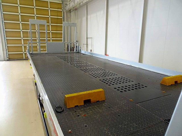 エルフ2.95tFFLワイド超ロングキャリアカー(車載)|中古トラックの販売・買取・査定のアイナビ