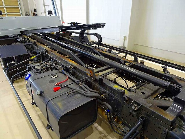 エルフ2.95tFFLワイド超ロングキャリアカー(車載)|中古トラックの販売・買取・査定のアイナビ