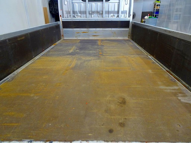 トヨエース2tFJL標準平ボデー総重量5t未満|中古トラックの販売・買取・査定のアイナビ